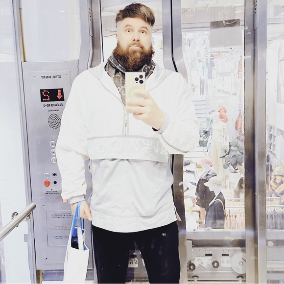 Meet your Posher, Jason - Picture 2 of 2